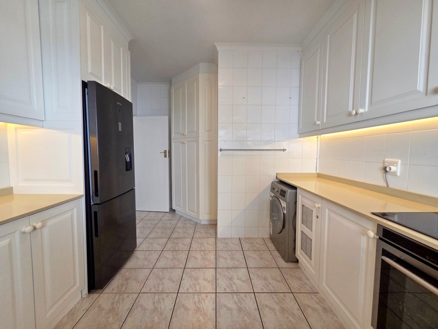 To Let 2 Bedroom Property for Rent in Sea Point Western Cape